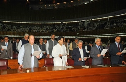 Quốc hội Pakistan tuyên thệ nhậm chức 